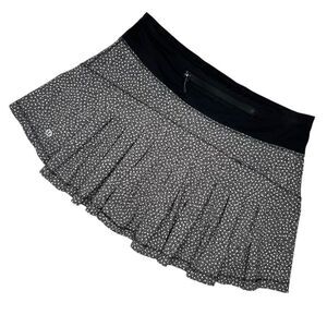 Lululemon Circuit Breaker Skirt (Regular) 13" Frozen Fizz White Black‎ Skort 4